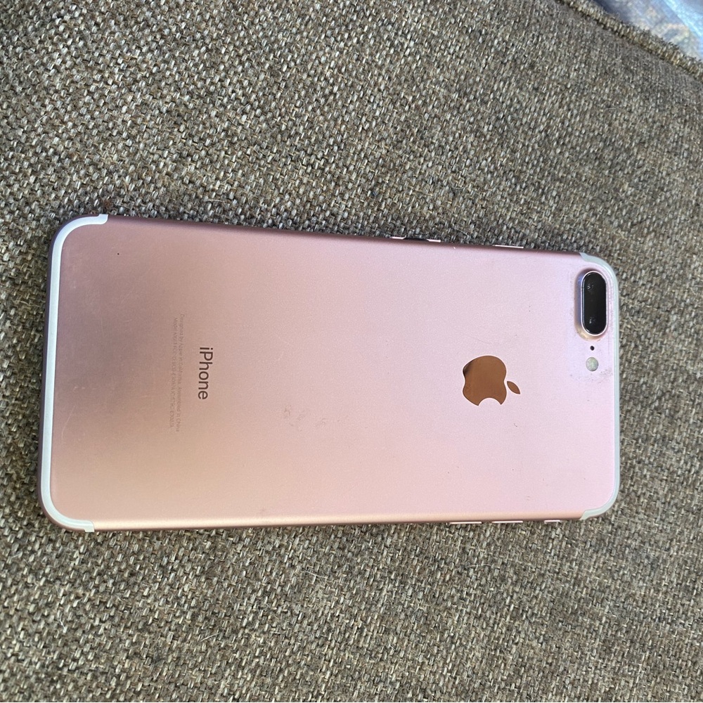 iPhone 7plus
Gently used